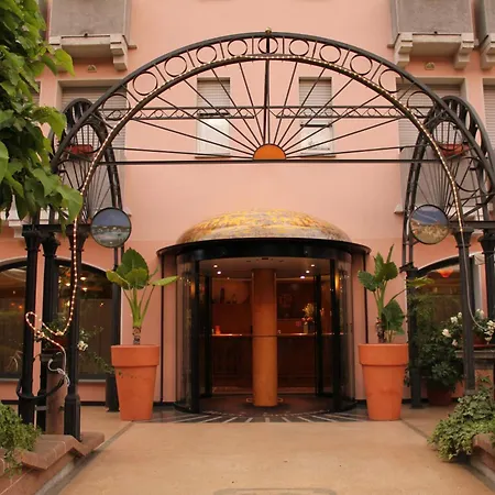 Отель Sporting 3*