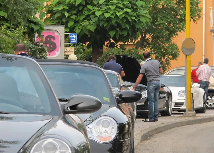 Отель Sporting 3*